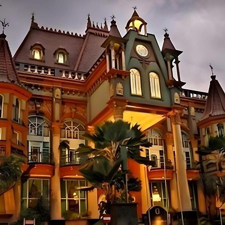 Gajahmada Graha Hotel Malang Esterno foto