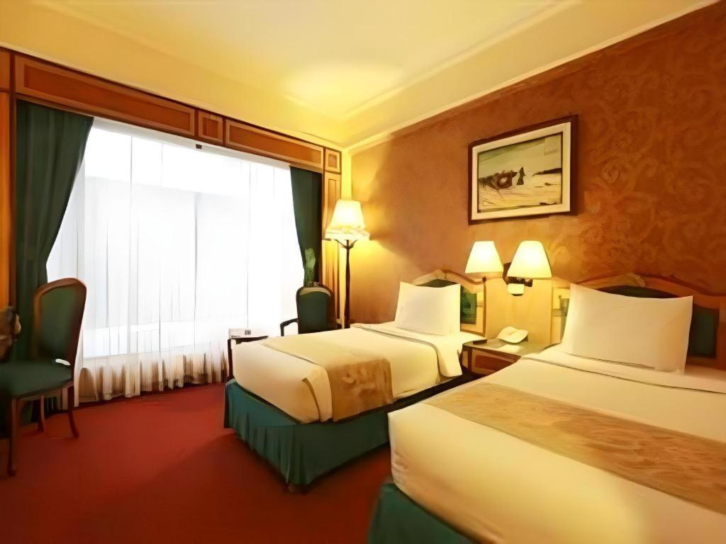 Gajahmada Graha Hotel Malang Esterno foto