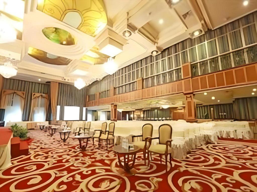 Gajahmada Graha Hotel Malang Esterno foto