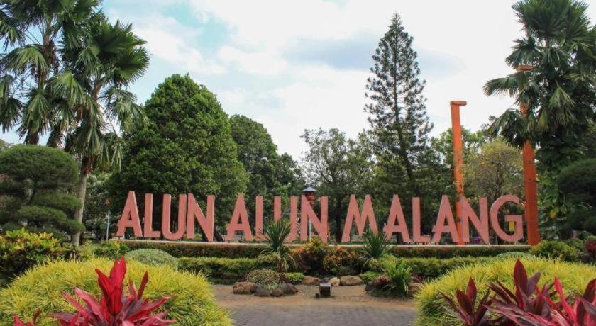Gajahmada Graha Hotel Malang Esterno foto