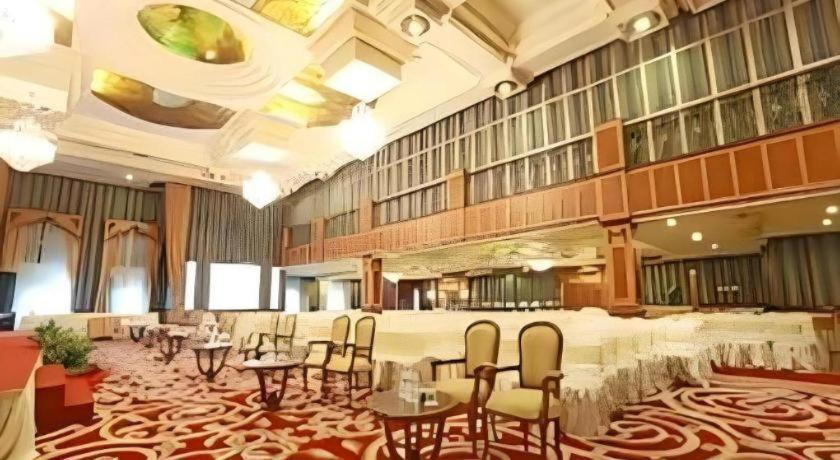 Gajahmada Graha Hotel Malang Esterno foto