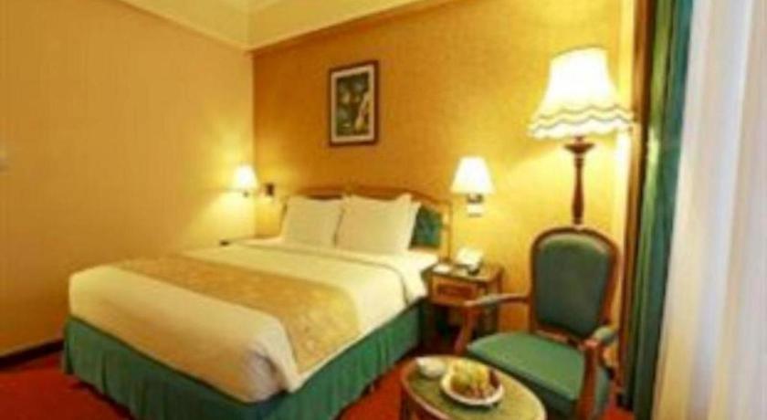 Gajahmada Graha Hotel Malang Esterno foto