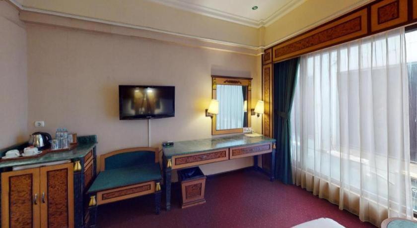 Gajahmada Graha Hotel Malang Esterno foto