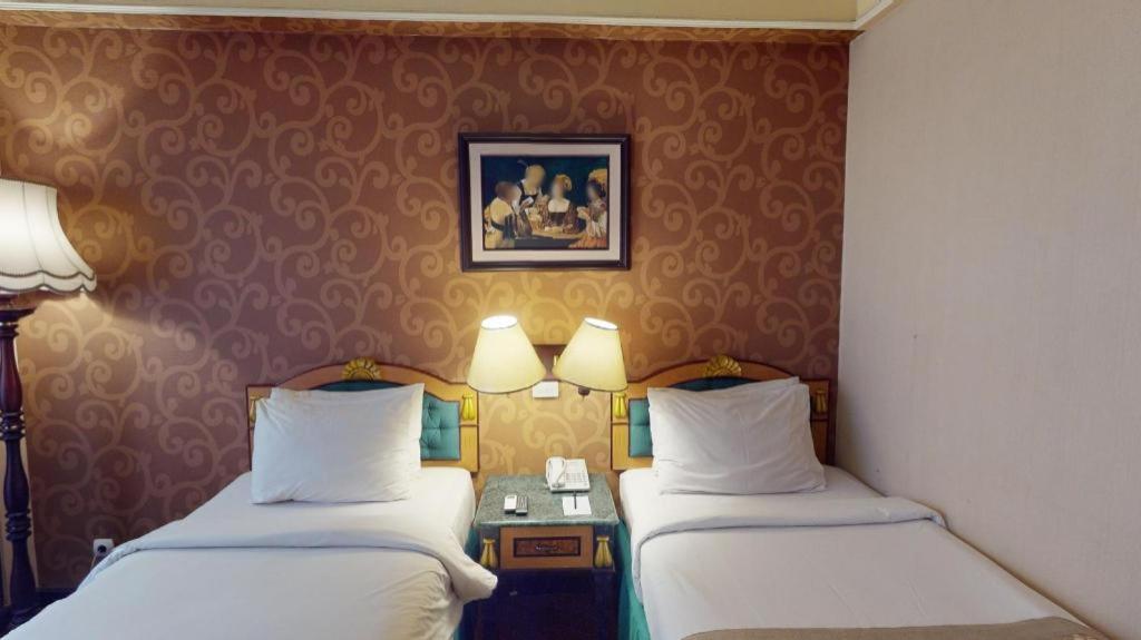 Gajahmada Graha Hotel Malang Esterno foto