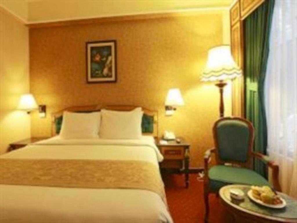 Gajahmada Graha Hotel Malang Esterno foto